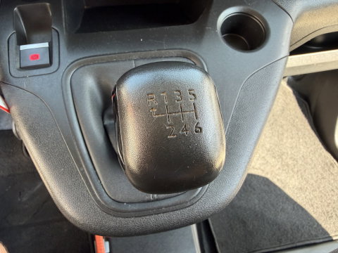 Peugeot Partner 1.2 PureTech Premium / vaste prijs rijklaar € 11.750 ex btw / lease vanaf € 198 / airco / cruise control / pdc achter / navigatie / raam in de schuifdeur / euro 6 !