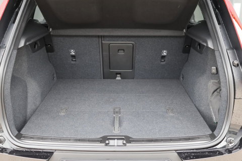 Volvo XC40 2.0 B3 Plus Dark / Panoramadak / Memory Stoelen / Harman Kardon / Keyless-Go / Stuurwielverwarming