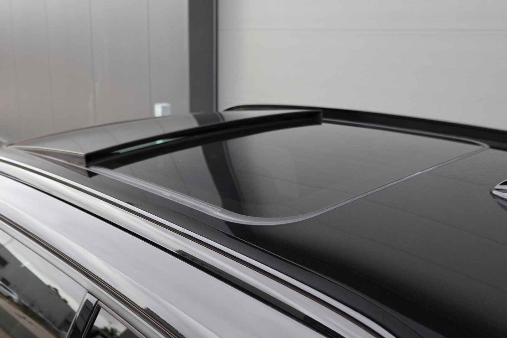 Volvo XC40 2.0 B3 Plus Dark / Panoramadak / Memory Stoelen / Harman Kardon / Keyless-Go / Stuurwielverwarming