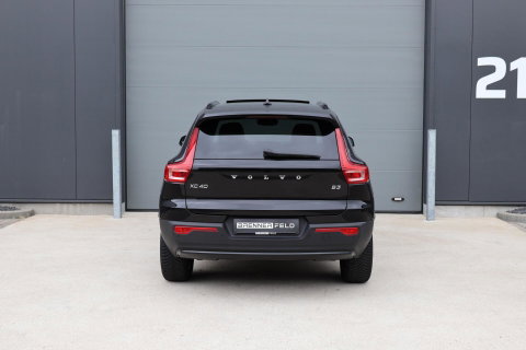Volvo XC40 2.0 B3 Plus Dark / Panoramadak / Memory Stoelen / Harman Kardon / Keyless-Go / Stuurwielverwarming