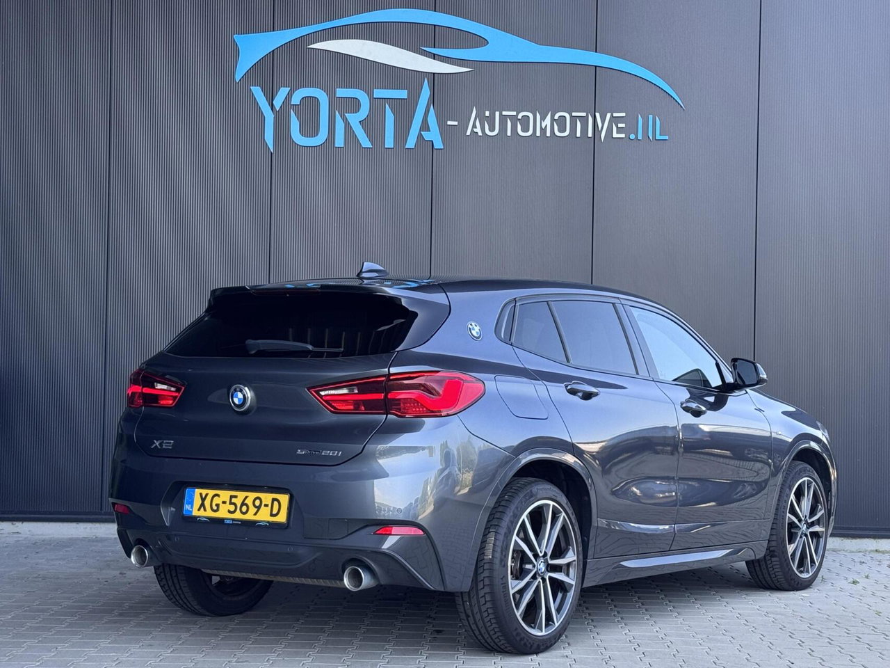 BMW X2