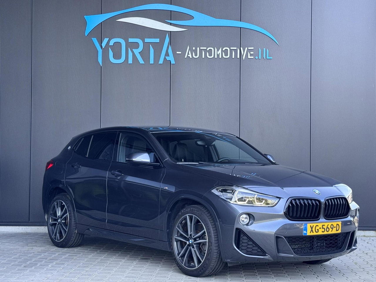 BMW X2