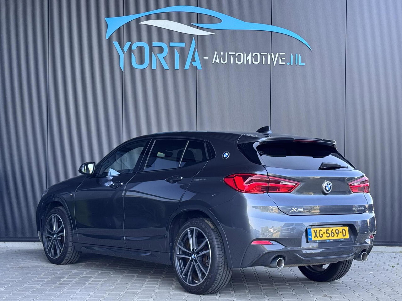 BMW X2