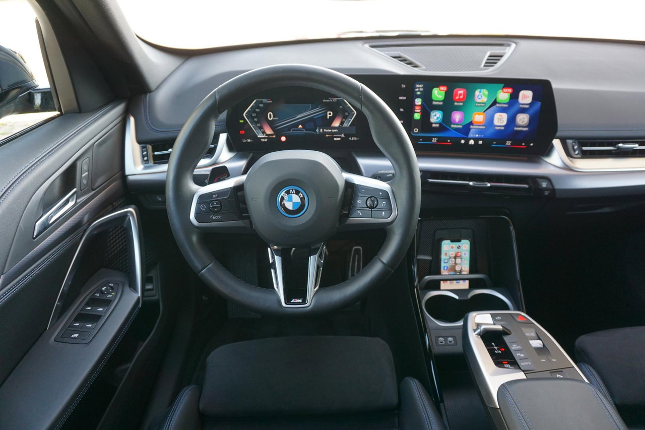 BMW iX1