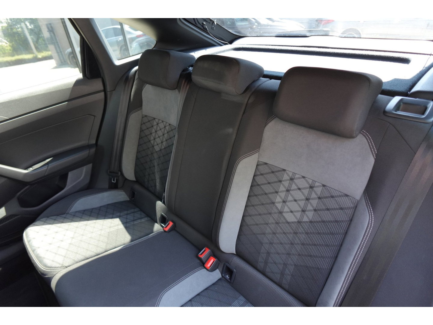 Volkswagen Taigo 1.5 TSI R-Line PANO CAM CARPLAY'