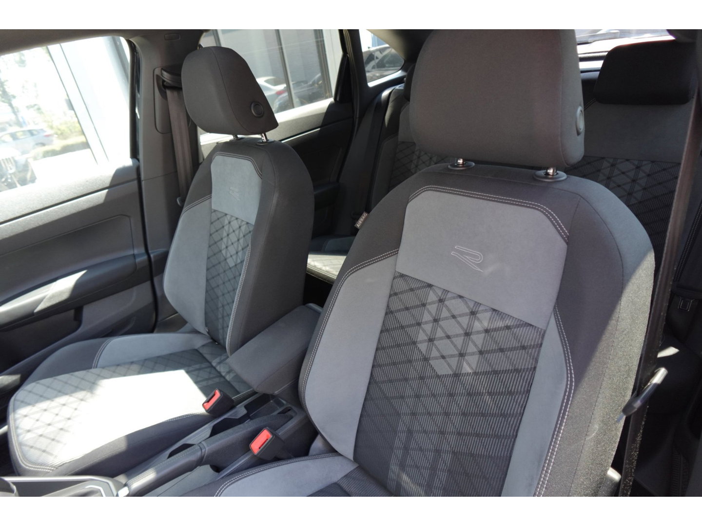 Volkswagen Taigo 1.5 TSI R-Line PANO CAM CARPLAY'