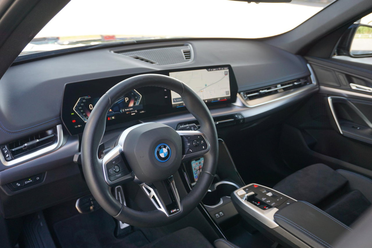 BMW iX1