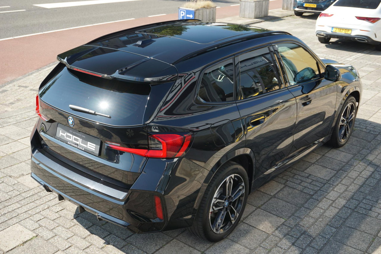 BMW iX1