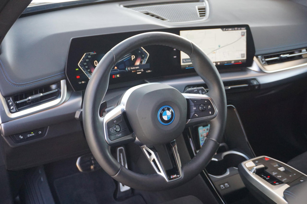 BMW iX1