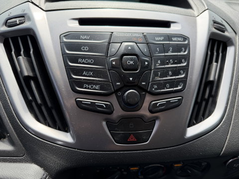 Ford Transit Custom Tourneo 310 2.0 TDCI 130pk L1H1 Titanium / vaste prijs rijklaar € 19.950 incl btw / euro 6 / zwart metallic / airco / cruise / navigatie / trekhaak / camera / isofix !
