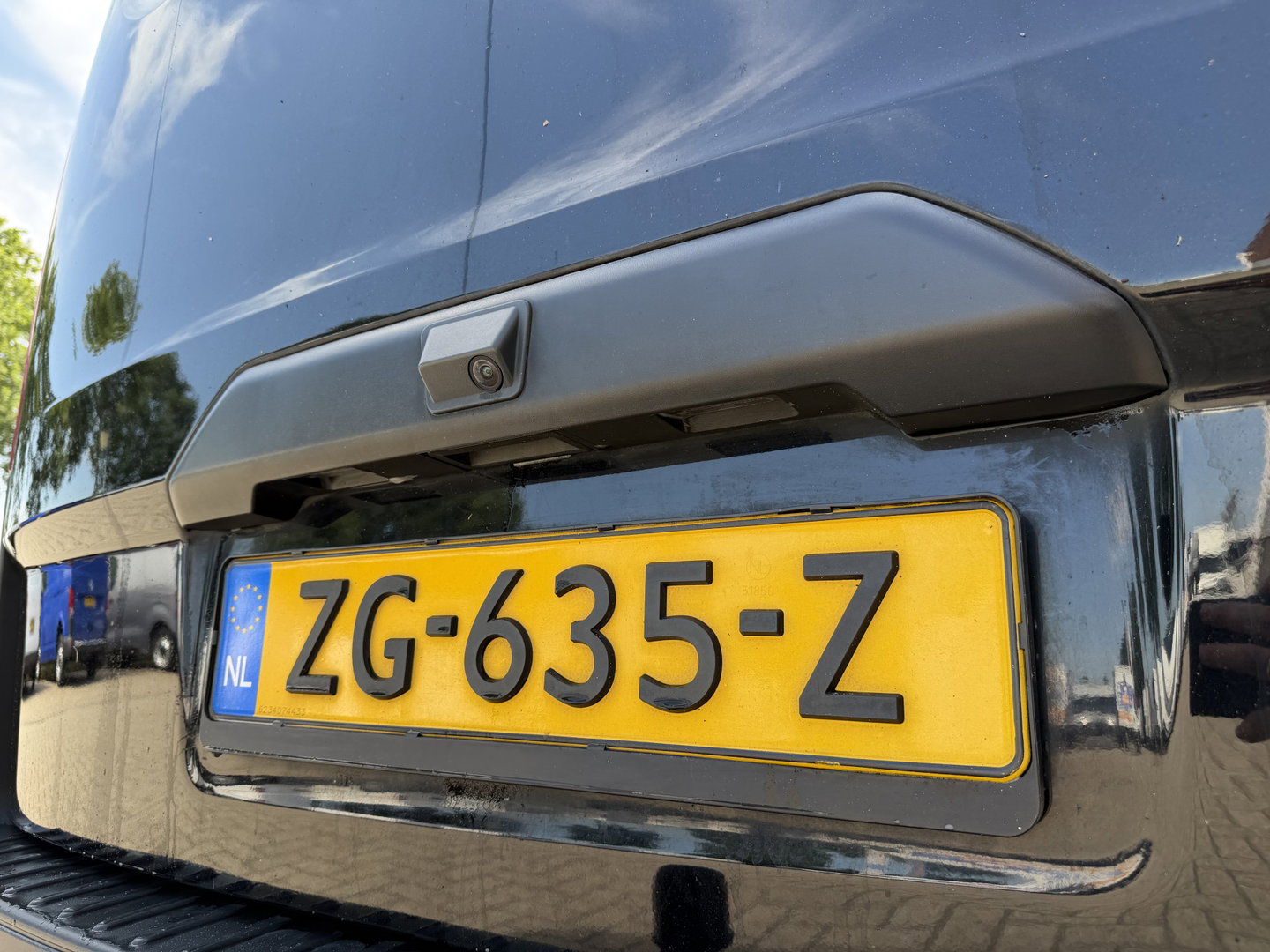 Ford Transit Custom Tourneo 310 2.0 TDCI 130pk L1H1 Titanium / vaste prijs rijklaar € 19.950 incl btw / euro 6 / zwart metallic / airco / cruise / navigatie / trekhaak / camera / isofix !