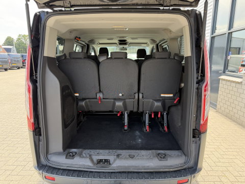 Ford Transit Custom Tourneo 310 2.0 TDCI 130pk L1H1 Titanium / vaste prijs rijklaar € 19.950 incl btw / euro 6 / zwart metallic / airco / cruise / navigatie / trekhaak / camera / isofix !