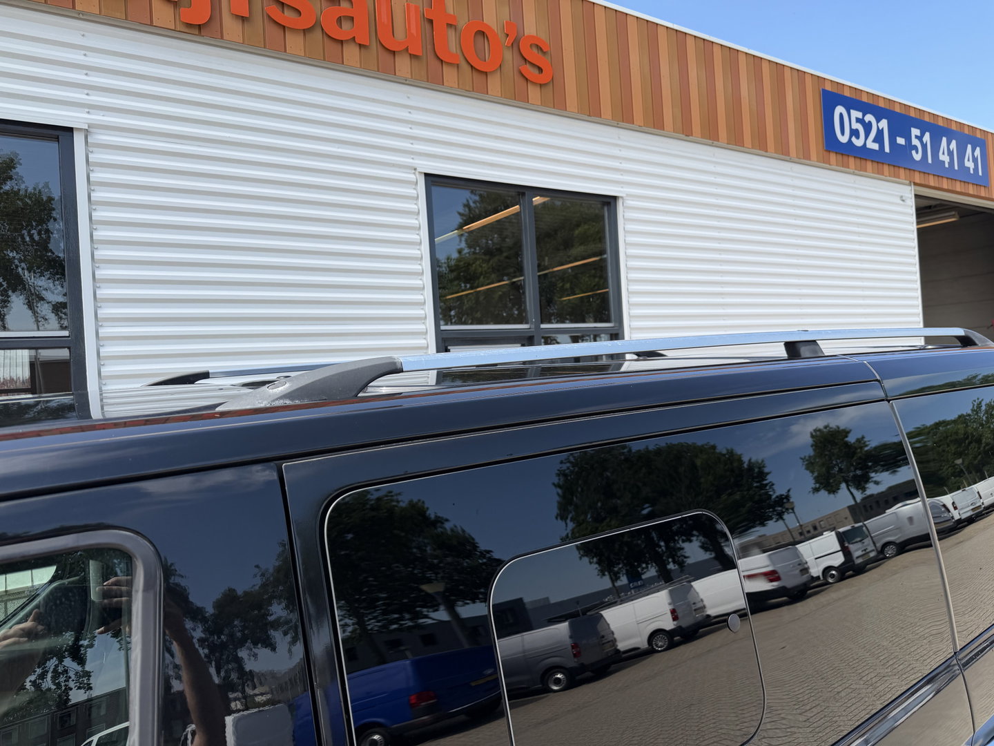 Ford Transit Custom Tourneo 310 2.0 TDCI 130pk L1H1 Titanium / vaste prijs rijklaar € 19.950 incl btw / euro 6 / zwart metallic / airco / cruise / navigatie / trekhaak / camera / isofix !