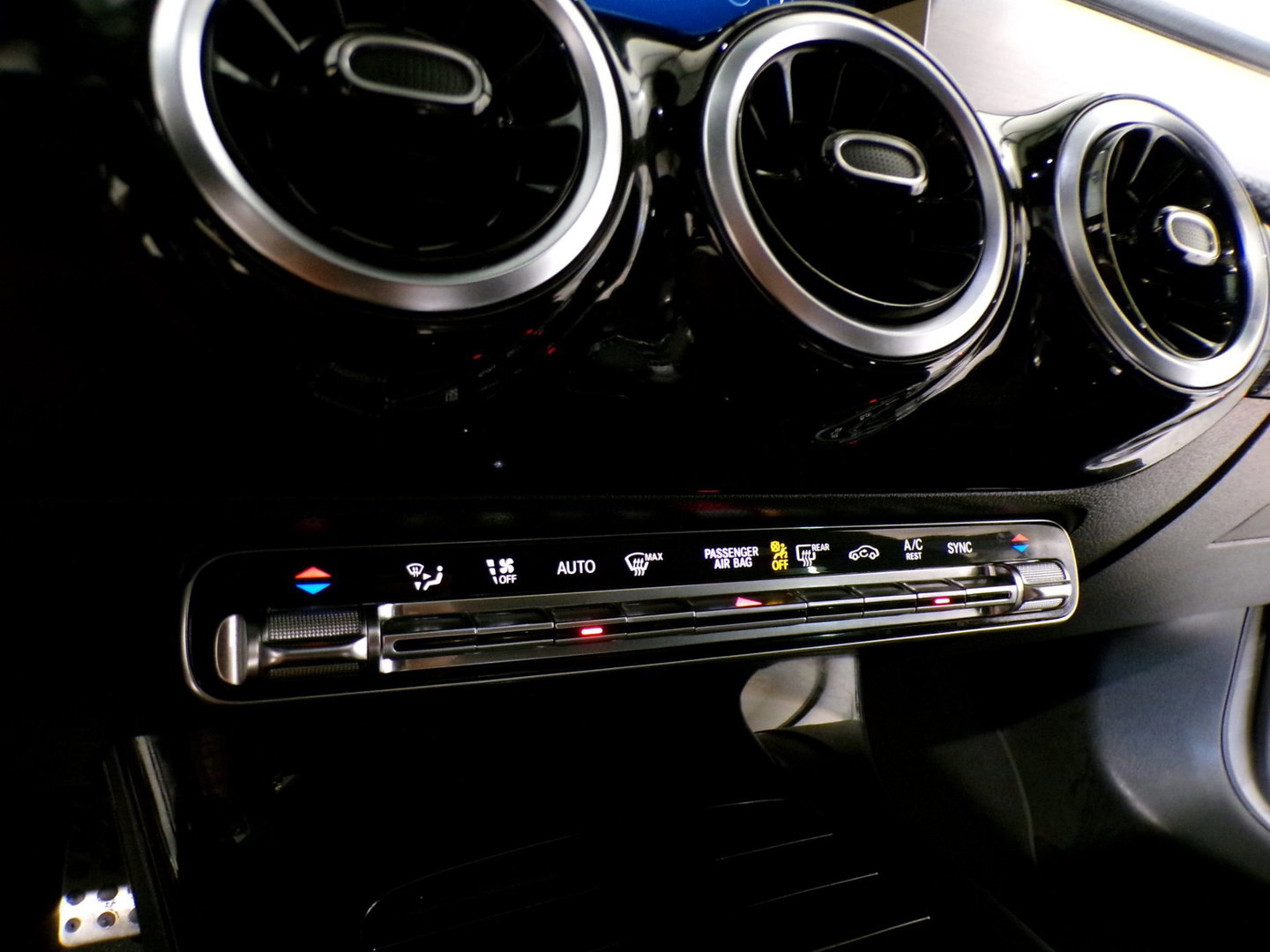 Mercedes-Benz CLA-Klasse Shooting Brake 200 AMG Advantage "Origineel NL!" Automaat! Pano Carplay Camera Led Leer/Alcantara