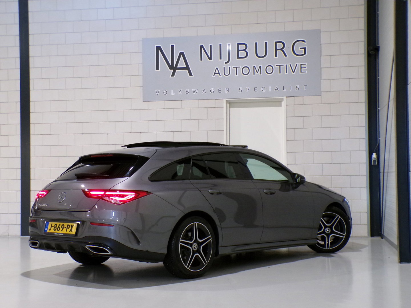 Mercedes-Benz CLA-Klasse Shooting Brake 200 AMG Advantage "Origineel NL!" Automaat! Pano Carplay Camera Led Leer/Alcantara