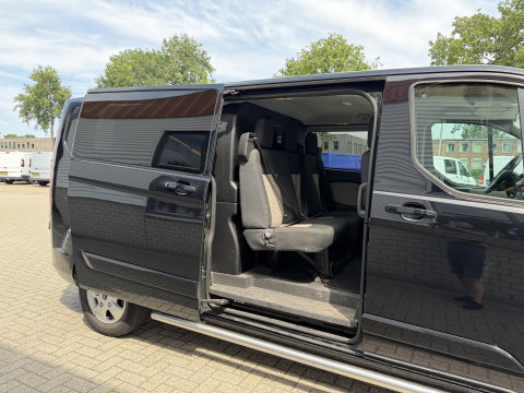 Ford Transit Custom 290 2.0 TDCI 130pk automaat L2H1 Limited DC 5 persoons / euro 6 / vaste prijs rijklaar € 14.950 ex btw / lease vanaf € 243 / dubbele schuifdeur / nieuwe distributie riem bij aflevering / zwart metallic