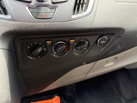 Ford Transit Custom 290 2.0 TDCI 130pk automaat L2H1 Limited DC 5 persoons / euro 6 / vaste prijs rijklaar € 14.950 ex btw / lease vanaf € 243 / dubbele schuifdeur / nieuwe distributie riem bij aflevering / zwart metallic