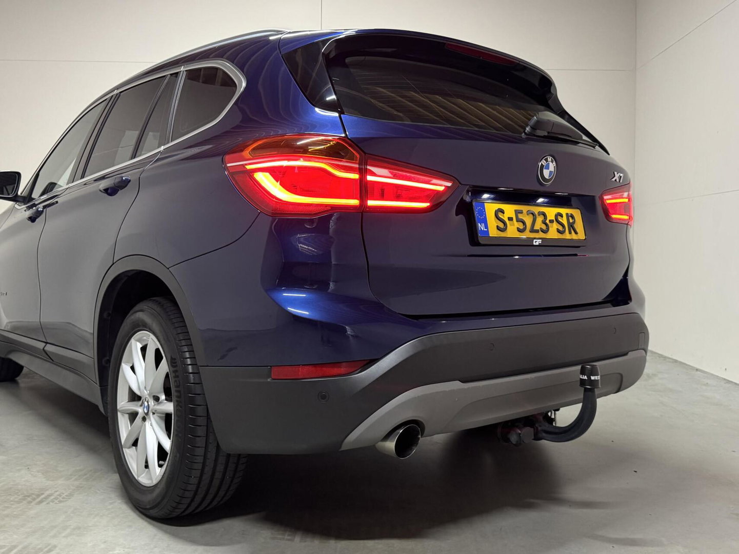 BMW X1 sDrive18i High Executive Leer Navi Cruise Trekh. NAP