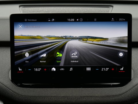 Škoda Enyaq iV 80/ TREKHAAK/ COMFORT PACK/ CLIMATE PACK/ SPORT PACK/ SOH 93%