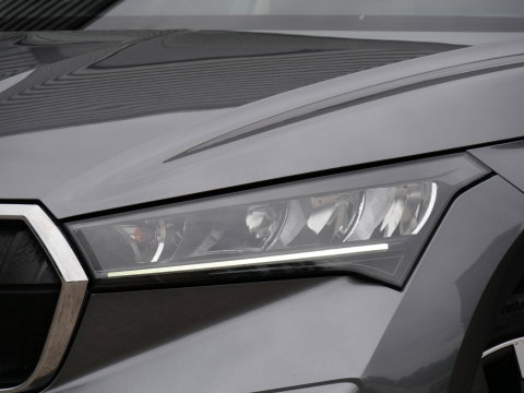 Škoda Enyaq iV 80/ TREKHAAK/ COMFORT PACK/ CLIMATE PACK/ SPORT PACK/ SOH 93%