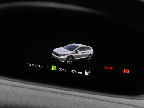 Škoda Enyaq iV 80/ TREKHAAK/ COMFORT PACK/ CLIMATE PACK/ SPORT PACK/ SOH 93%