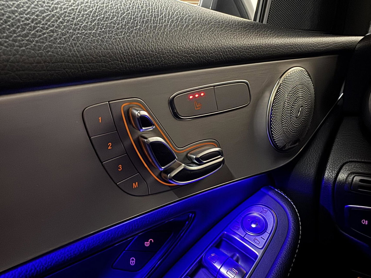 Mercedes-Benz GLC 300e 4MATIC AMG Pano Luchtvering Burmester 360º