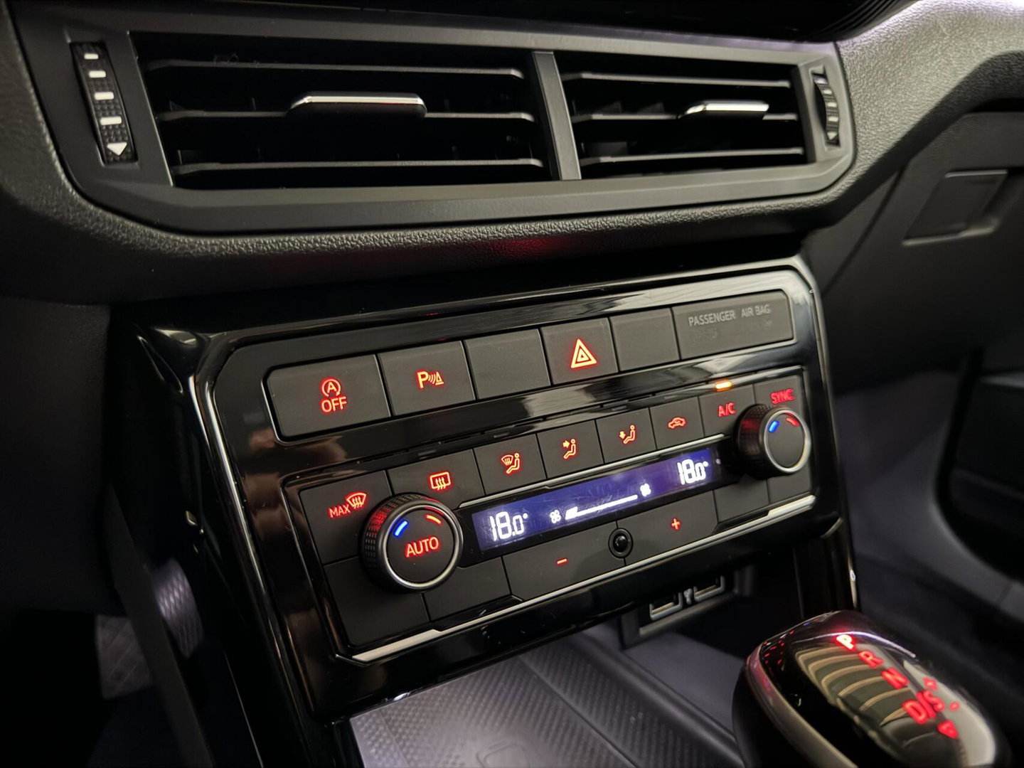 Volkswagen T-Cross 1.0 TSI Design Edition DSG Carplay ACC NAP