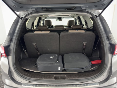Hyundai Santa Fe 1.6 T-GDI PHEV Comfort Smart Sky [ 7-Pers. ] (INCL-BTW) *PANO | LEATHER | FULL-LED | ADAPTIVE-CRUISE | BLINDSPOT | MEMORY-PACK | DIGI-COCKPIT | SHIFTPADDLES | PRIVACYGLASS | NAVI-FULLMAP | TOWBAR | 19''ALU*