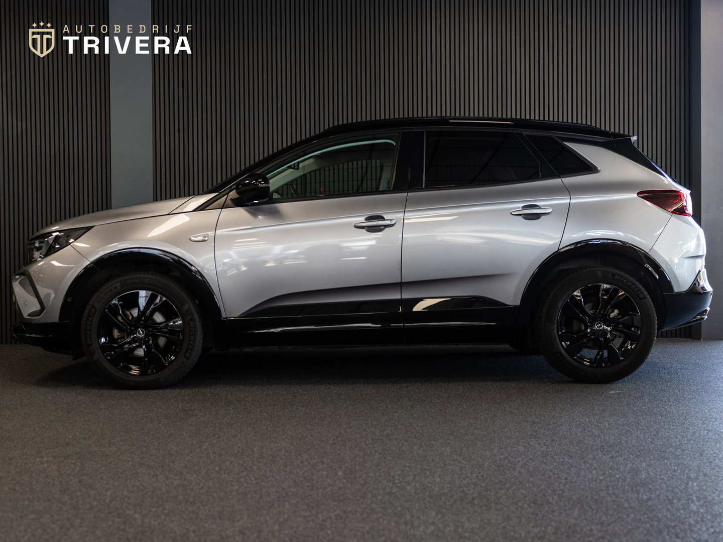 Opel Grandland 1.2 Turbo GS Line l AUT.l CAMERA l CARPLAY l NAV.l 1ste eig.l BTW Auto l Dealer Onderh.l Zeer lage km stand