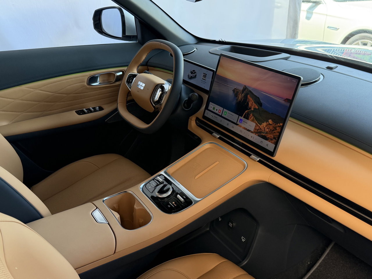 Geely Starray EM-i