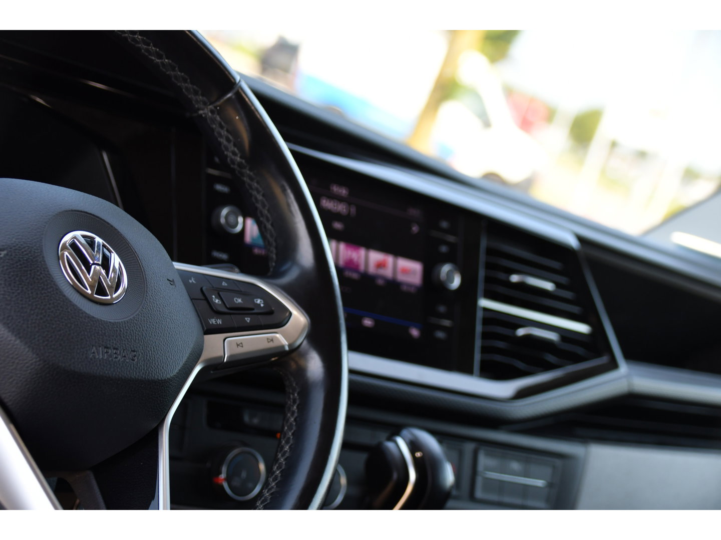 Volkswagen Transporter 2.0 TDI L2H1 30 Bulli Virtual, Adaptieve Cruise, Carplay, LED, Automaat, Stoelverwarming, Standkachel, Trekhaak, Uniek!