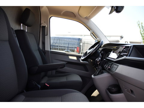 Volkswagen Transporter 2.0 TDI L2H1 30 Bulli Virtual, Adaptieve Cruise, Carplay, LED, Automaat, Stoelverwarming, Standkachel, Trekhaak, Uniek!