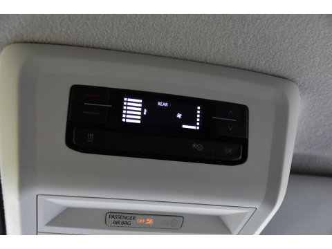 Volkswagen Transporter 2.0 TDI L2H1 30 Bulli Virtual, Adaptieve Cruise, Carplay, LED, Automaat, Stoelverwarming, Standkachel, Trekhaak, Uniek!