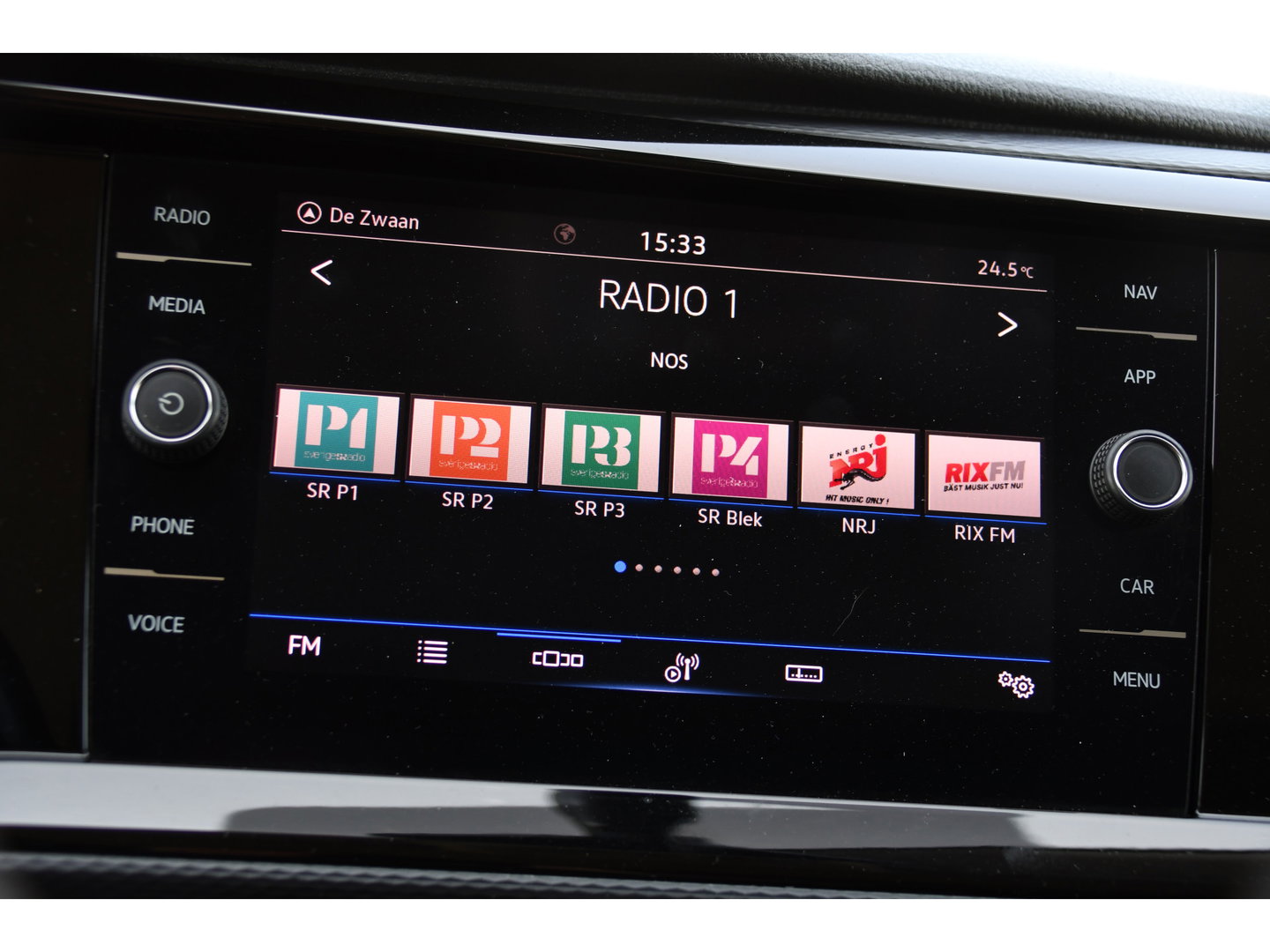 Volkswagen Transporter 2.0 TDI L2H1 30 Bulli Virtual, Adaptieve Cruise, Carplay, LED, Automaat, Stoelverwarming, Standkachel, Trekhaak, Uniek!