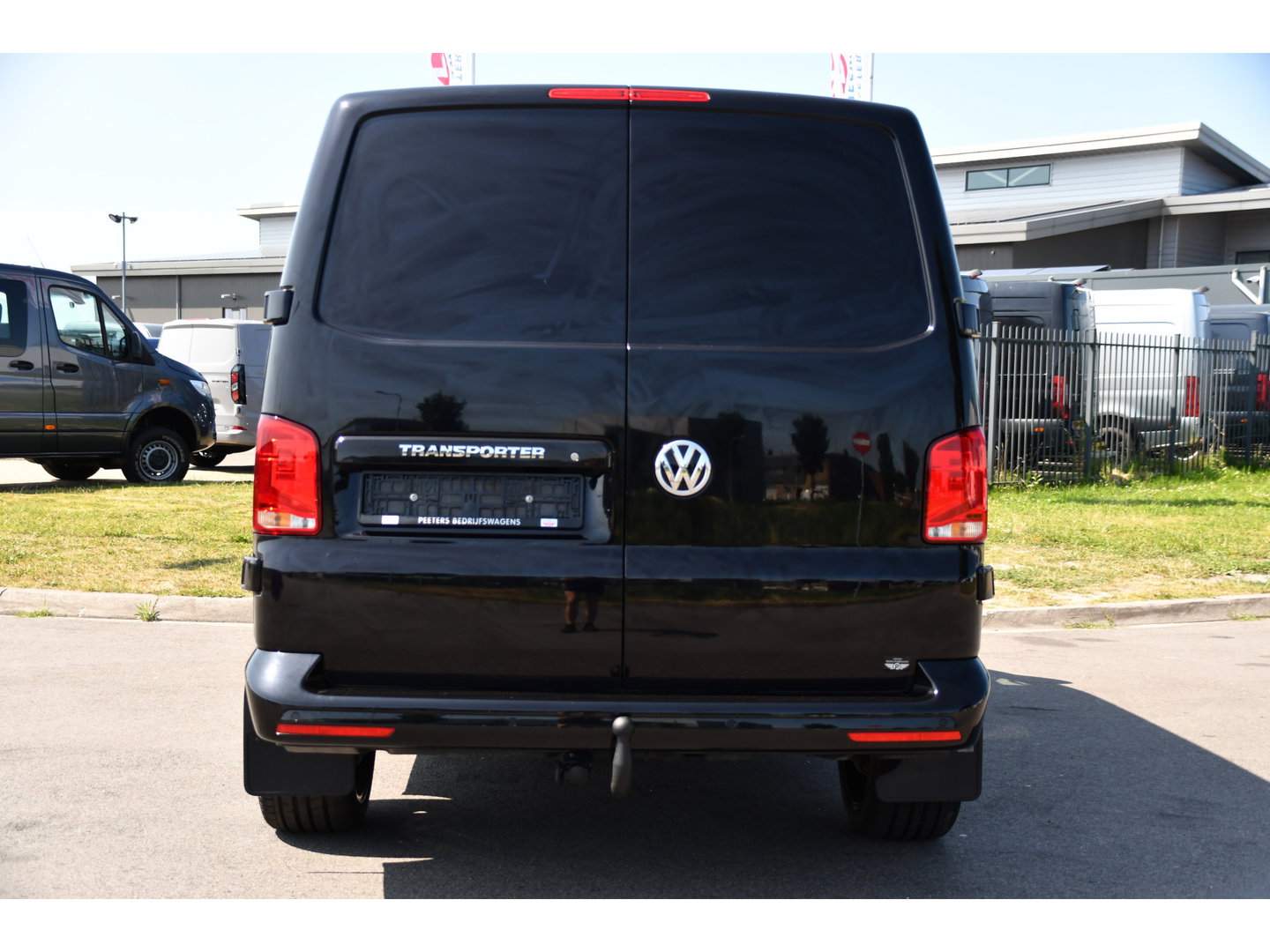 Volkswagen Transporter 2.0 TDI L2H1 30 Bulli Virtual, Adaptieve Cruise, Carplay, LED, Automaat, Stoelverwarming, Standkachel, Trekhaak, Uniek!