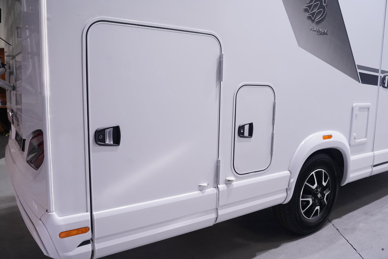 Knaus R15