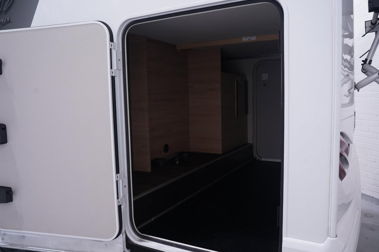 Knaus R15