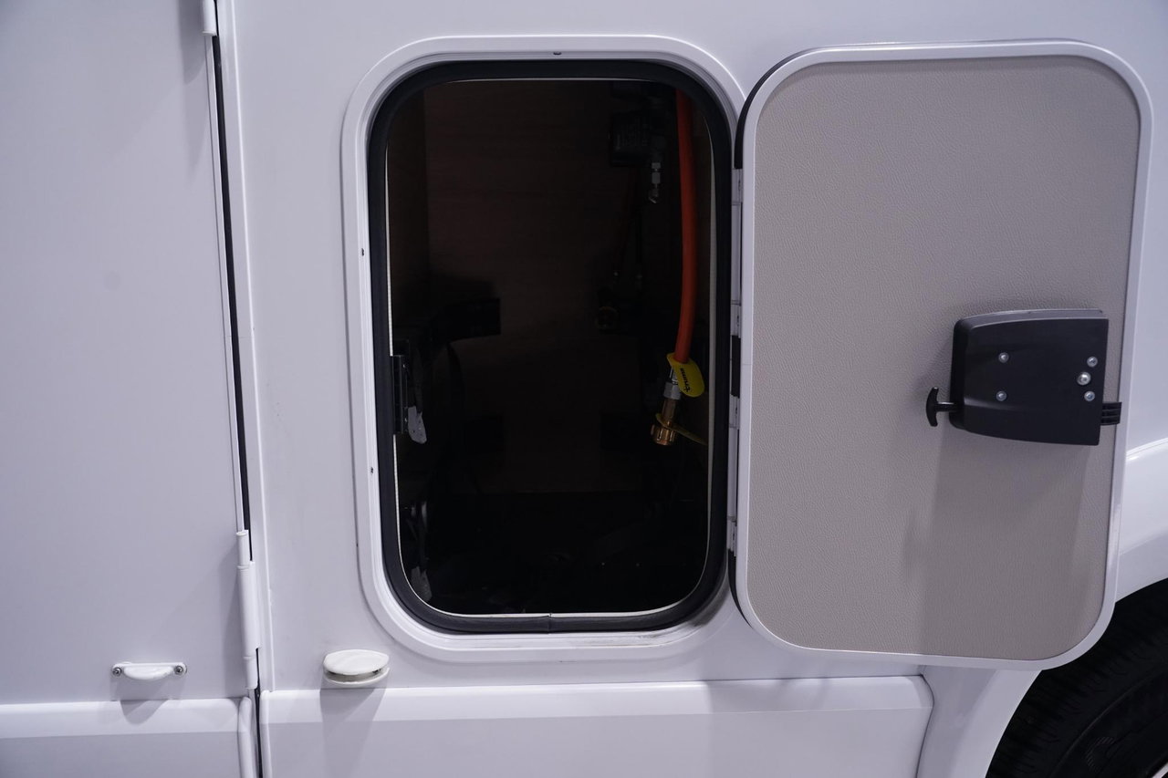 Knaus R15