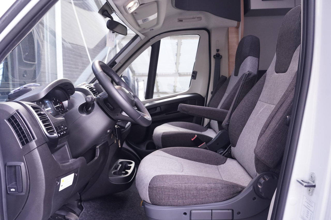 Knaus R15