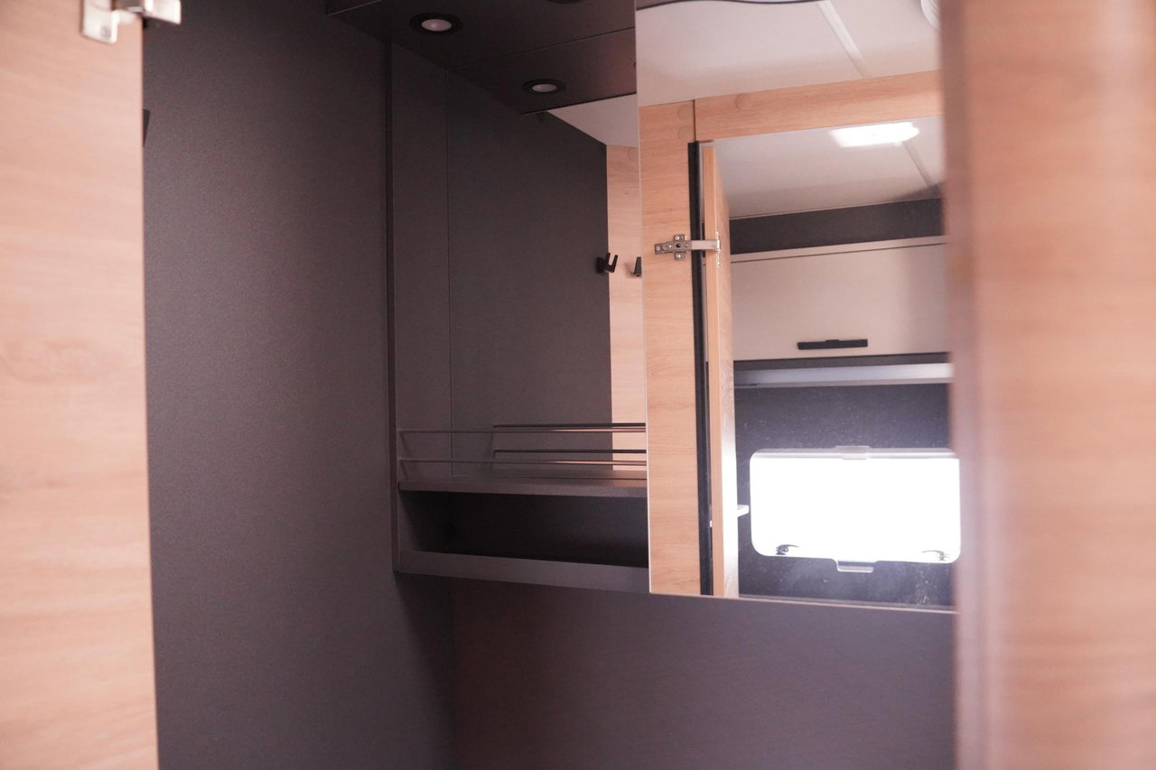 Knaus R15