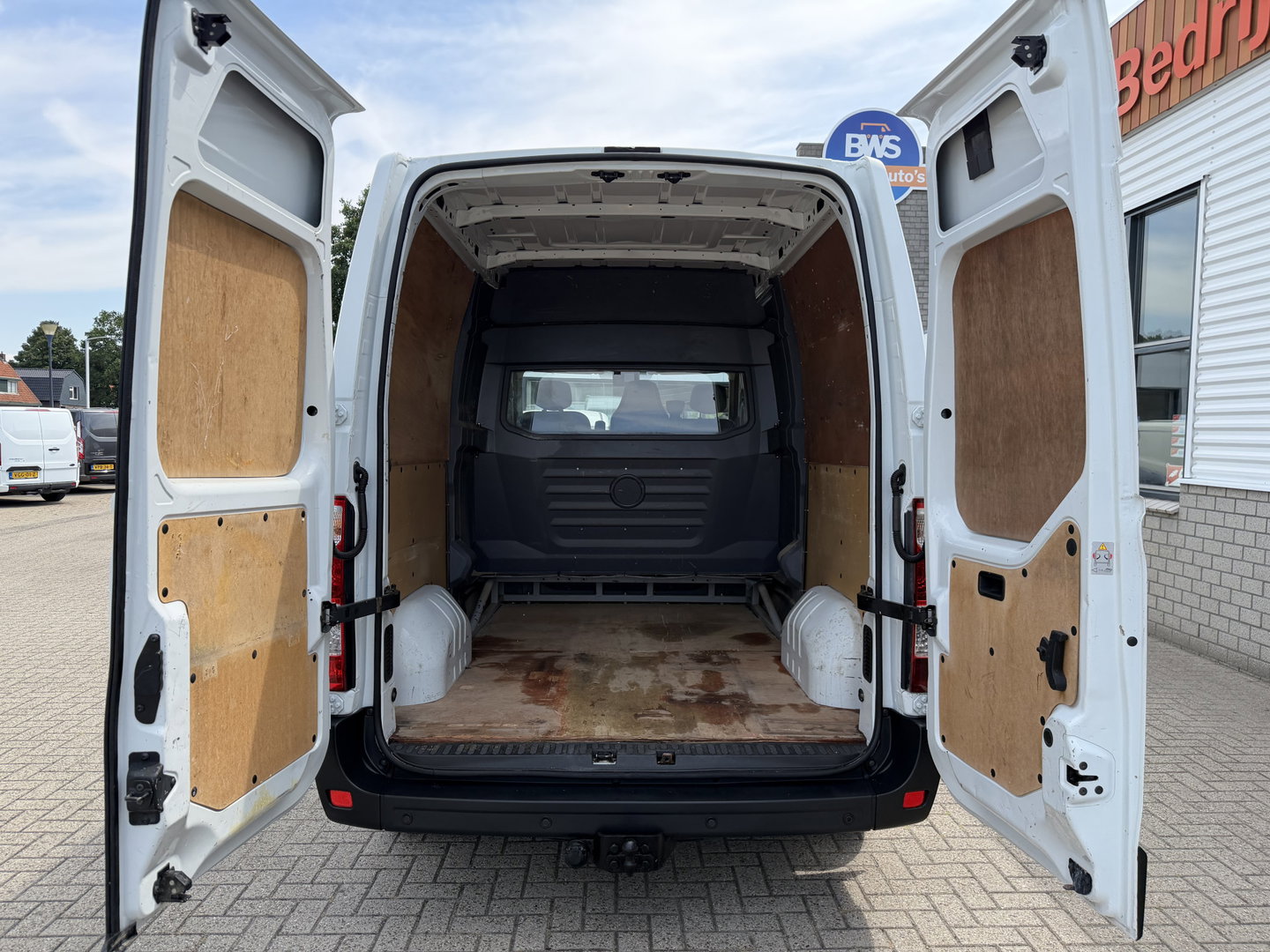 Renault Master T35 2.3 dCi L2H2 DC 6 persoons / vaste prijs rijklaar € 14.950 ex btw / euro 6 / bpm vrij / lease vanaf € 278 / airco / cruise / r-link navigatie / trekhaak 2500 kg  !