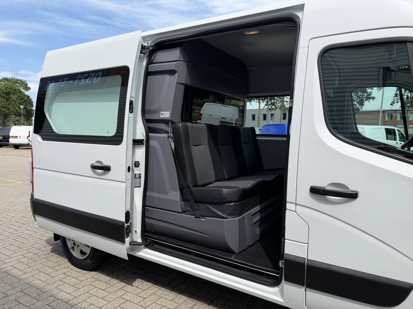 Renault Master T35 2.3 dCi L2H2 DC 6 persoons / vaste prijs rijklaar € 14.950 ex btw / euro 6 / bpm vrij / lease vanaf € 278 / airco / cruise / r-link navigatie / trekhaak 2500 kg  !