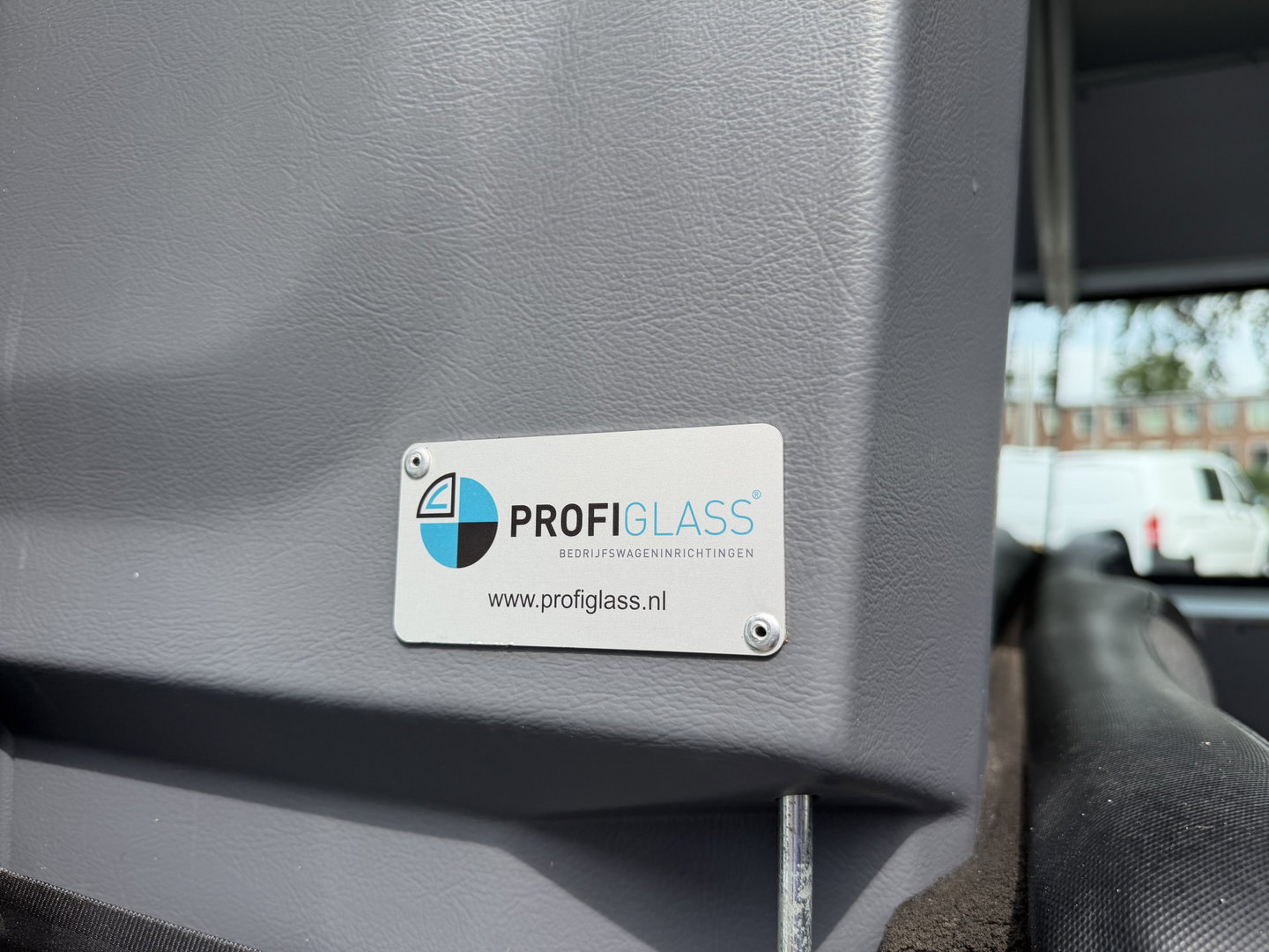 Renault Master T35 2.3 dCi L2H2 DC 6 persoons / vaste prijs rijklaar € 14.950 ex btw / euro 6 / bpm vrij / lease vanaf € 278 / airco / cruise / r-link navigatie / trekhaak 2500 kg  !