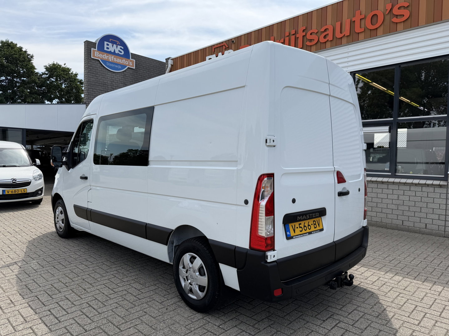 Renault Master T35 2.3 dCi L2H2 DC 6 persoons / vaste prijs rijklaar € 14.950 ex btw / euro 6 / bpm vrij / lease vanaf € 278 / airco / cruise / r-link navigatie / trekhaak 2500 kg  !