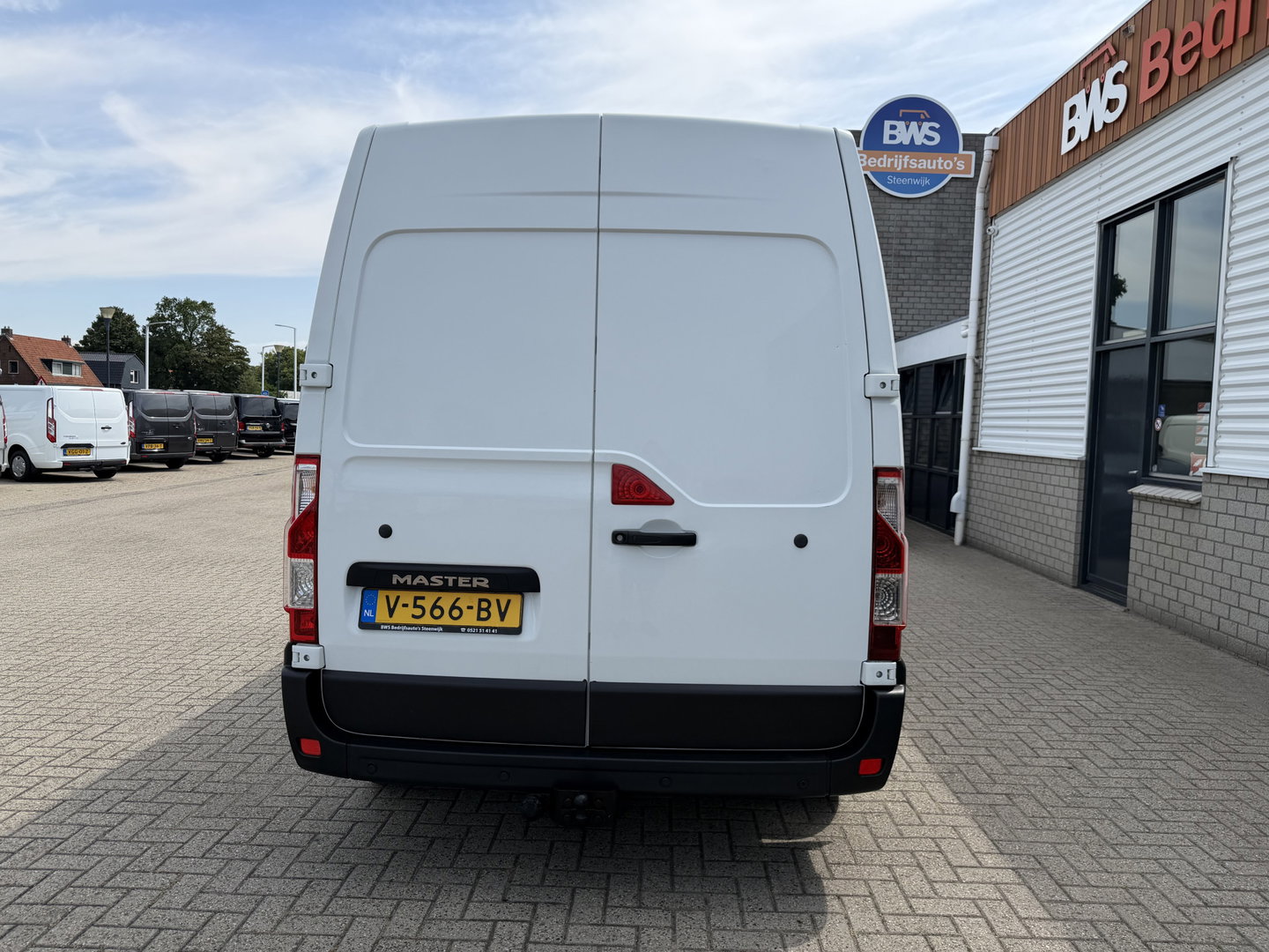 Renault Master T35 2.3 dCi L2H2 DC 6 persoons / vaste prijs rijklaar € 14.950 ex btw / euro 6 / bpm vrij / lease vanaf € 278 / airco / cruise / r-link navigatie / trekhaak 2500 kg  !