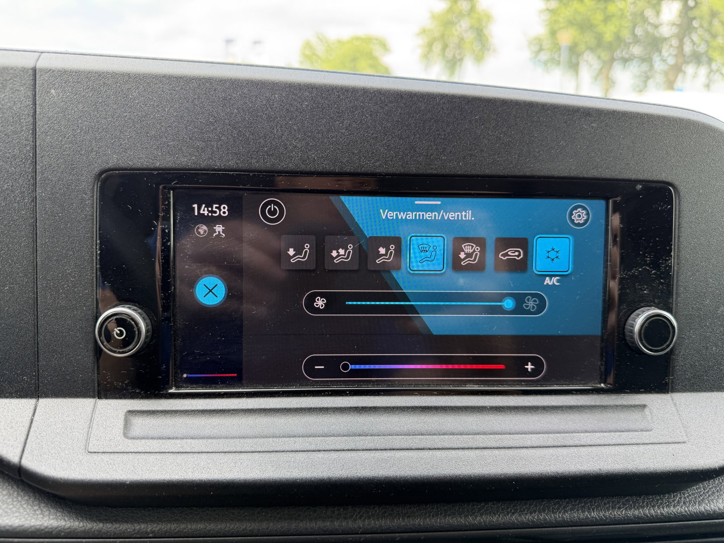 Volkswagen Caddy Cargo 2.0 TDI Economy Business / vaste prijs rijklaar € 14.950 ex btw / lease vanaf € / euro 6 / bpm vrij / cruise en climate control / donker grijs metallic