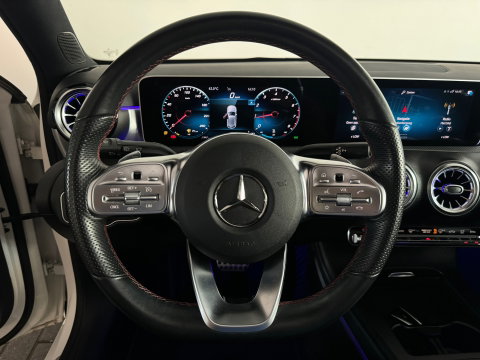 Mercedes-Benz A-Klasse 200 AMG Night Pano|Sfeer|CarPlay|Camera