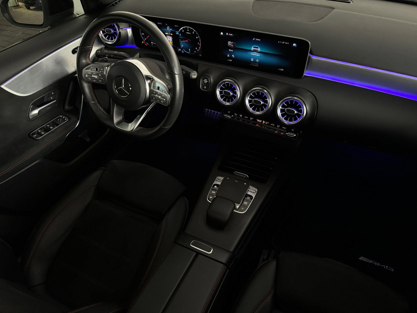 Mercedes-Benz A-Klasse 200 AMG Night Pano|Sfeer|CarPlay|Camera