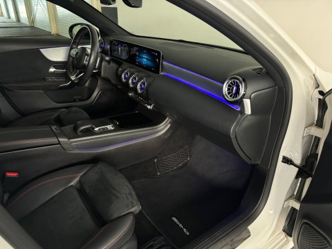 Mercedes-Benz A-Klasse 200 AMG Night Pano|Sfeer|CarPlay|Camera