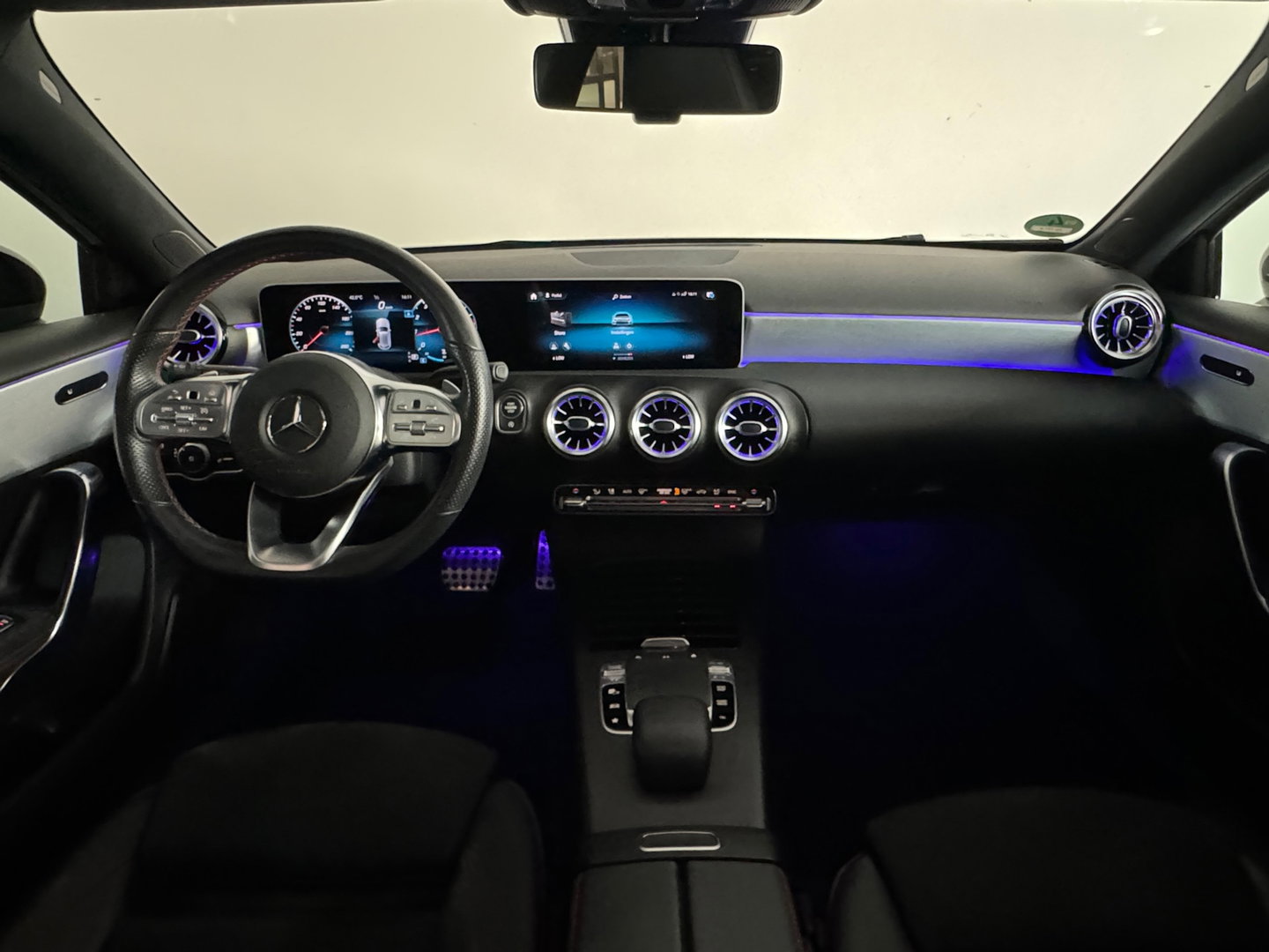Mercedes-Benz A-Klasse 200 AMG Night Pano|Sfeer|CarPlay|Camera